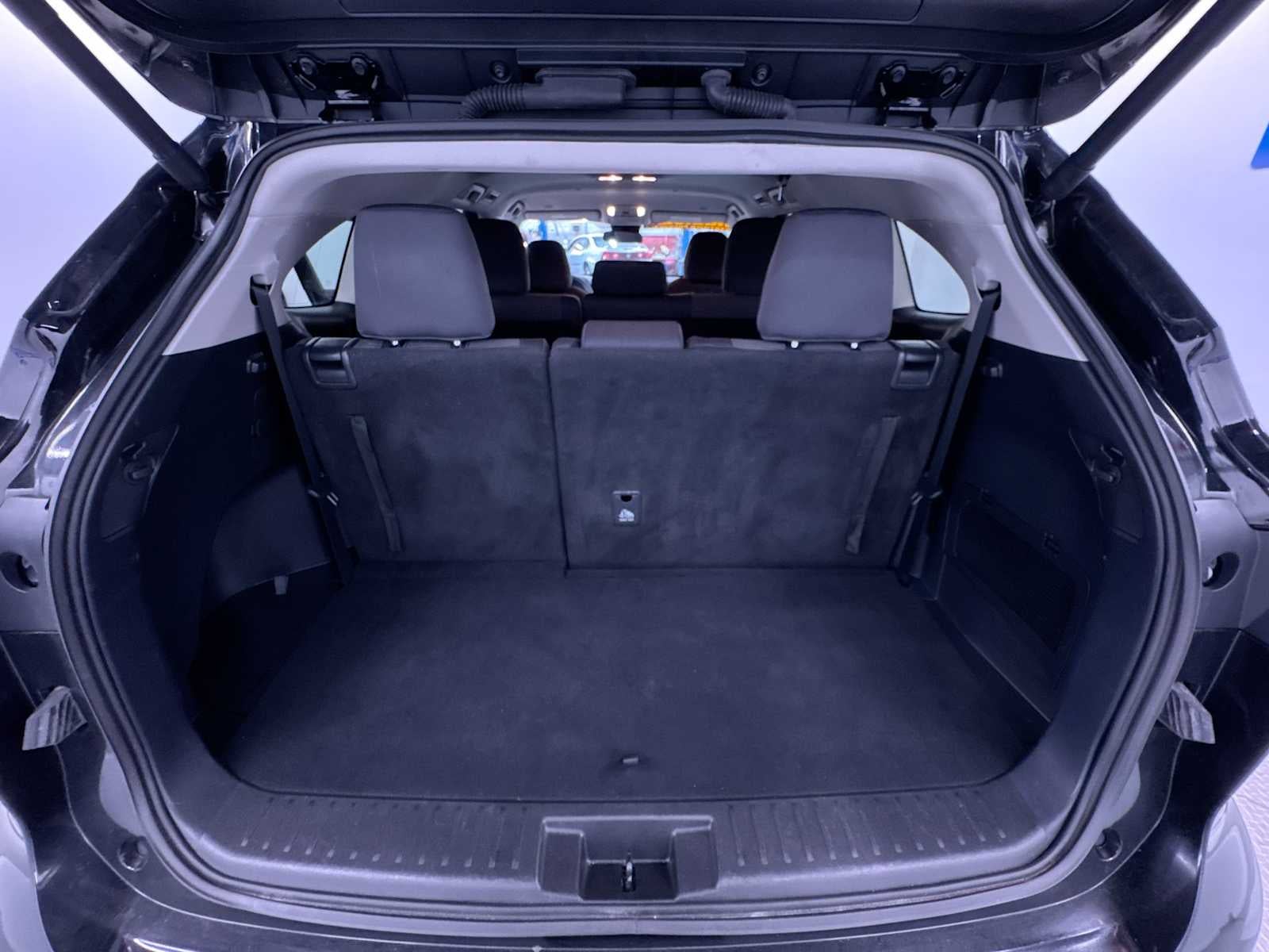 2025 Toyota Highlander LE