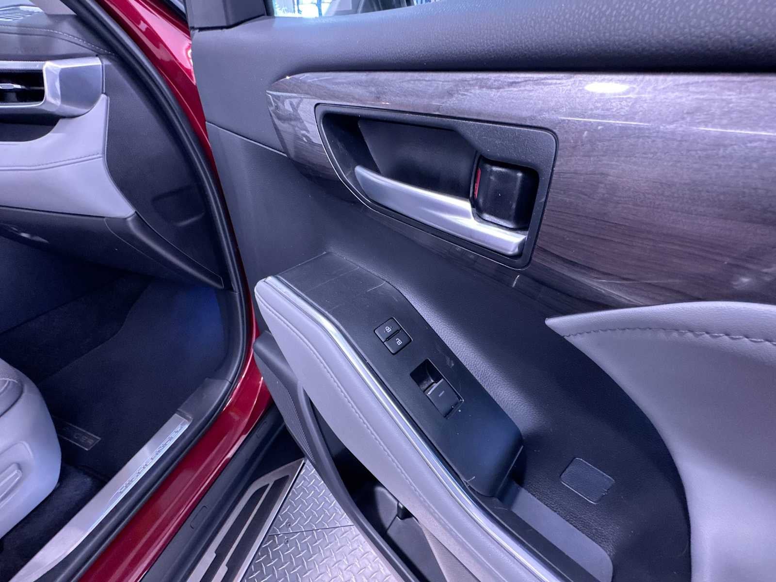 2025 Toyota Highlander Platinum