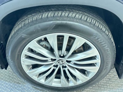 2024 Toyota Highlander Platinum