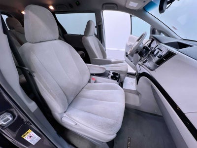 2013 Toyota Sienna LE