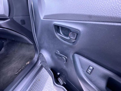 2014 Toyota Yaris L