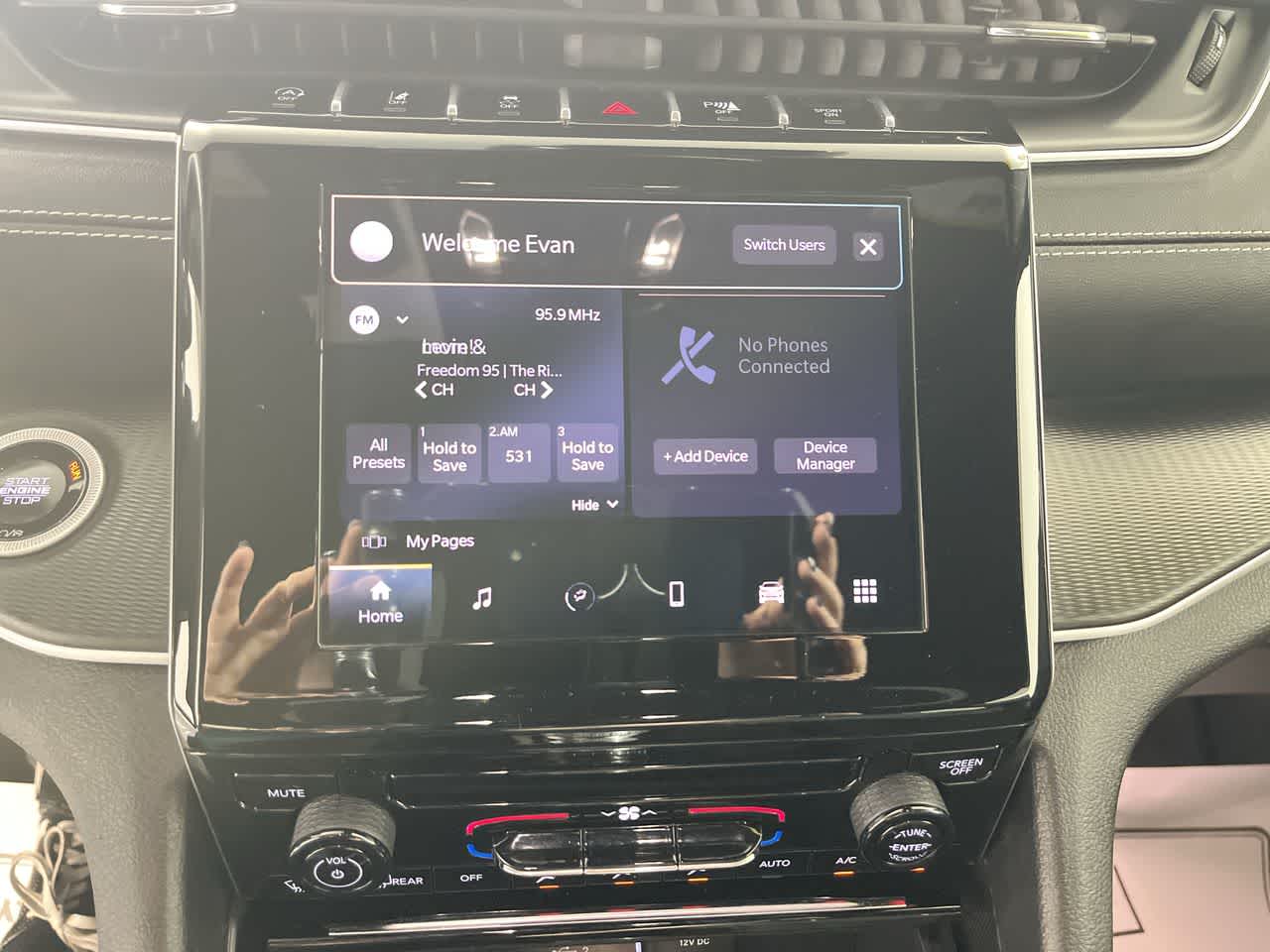 2024 Jeep Grand Cherokee Laredo