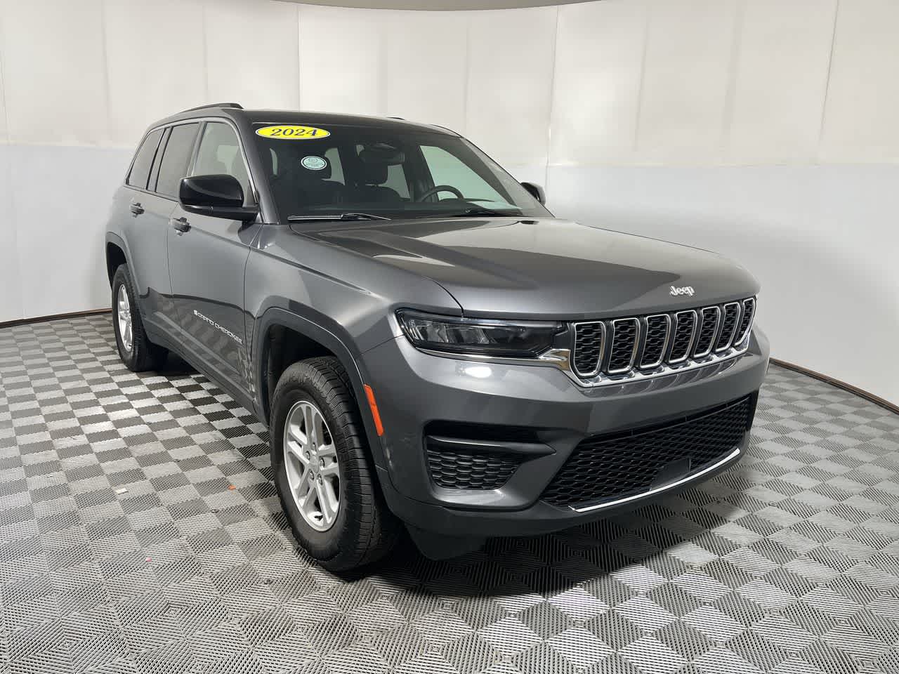 2024 Jeep Grand Cherokee Laredo