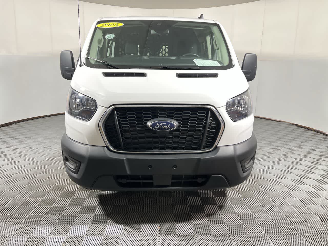 2025 Ford Transit Cargo Van T-250 130" Low Rf 9070 GVWR RWD