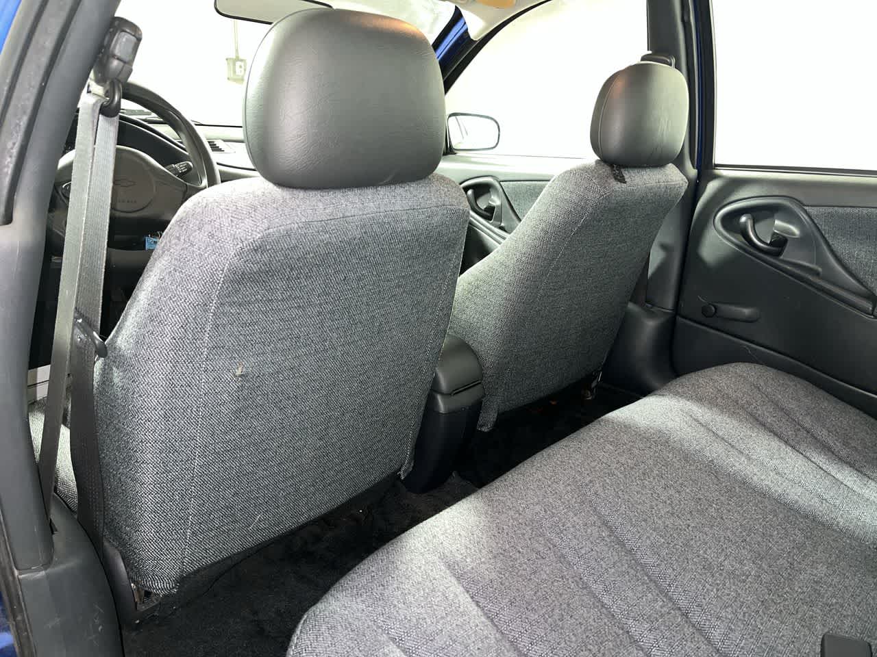 2004 Chevrolet Cavalier Base