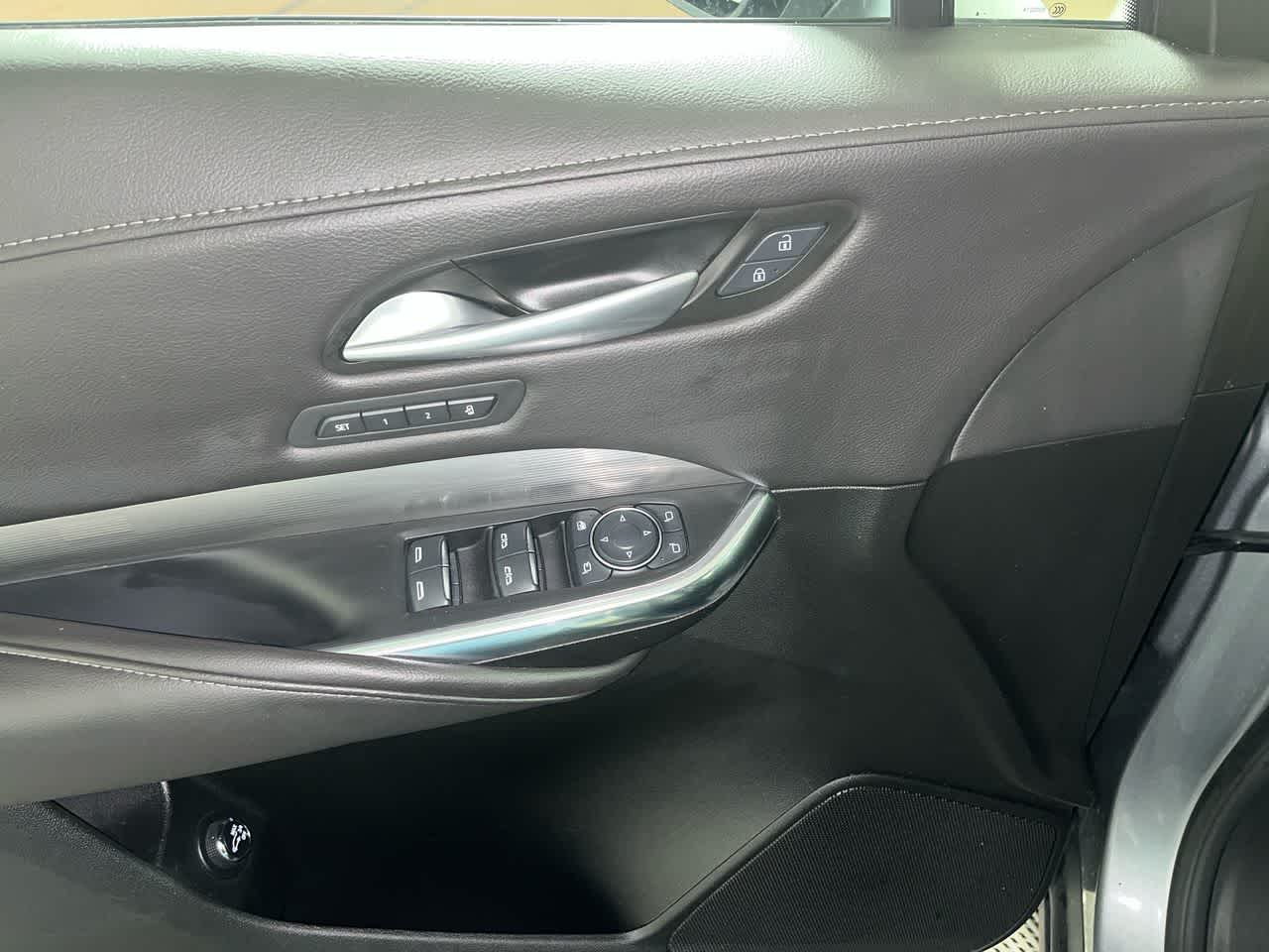 2025 Cadillac XT4 FWD Premium Luxury