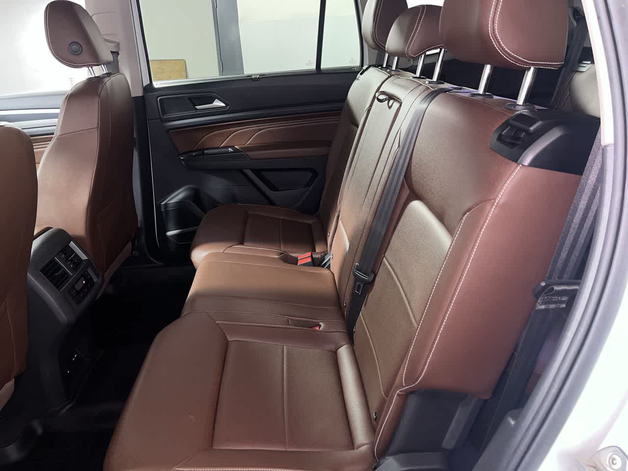 2021 Volkswagen Atlas 3.6L V6 SE w/Technology R-Line