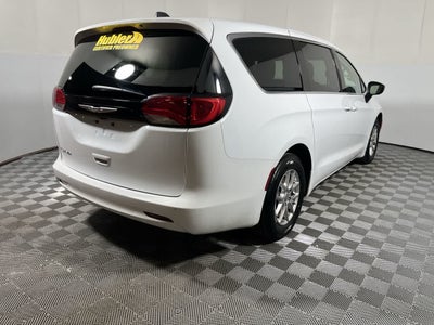 2024 Chrysler Voyager LX