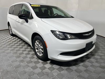 2024 Chrysler Voyager LX