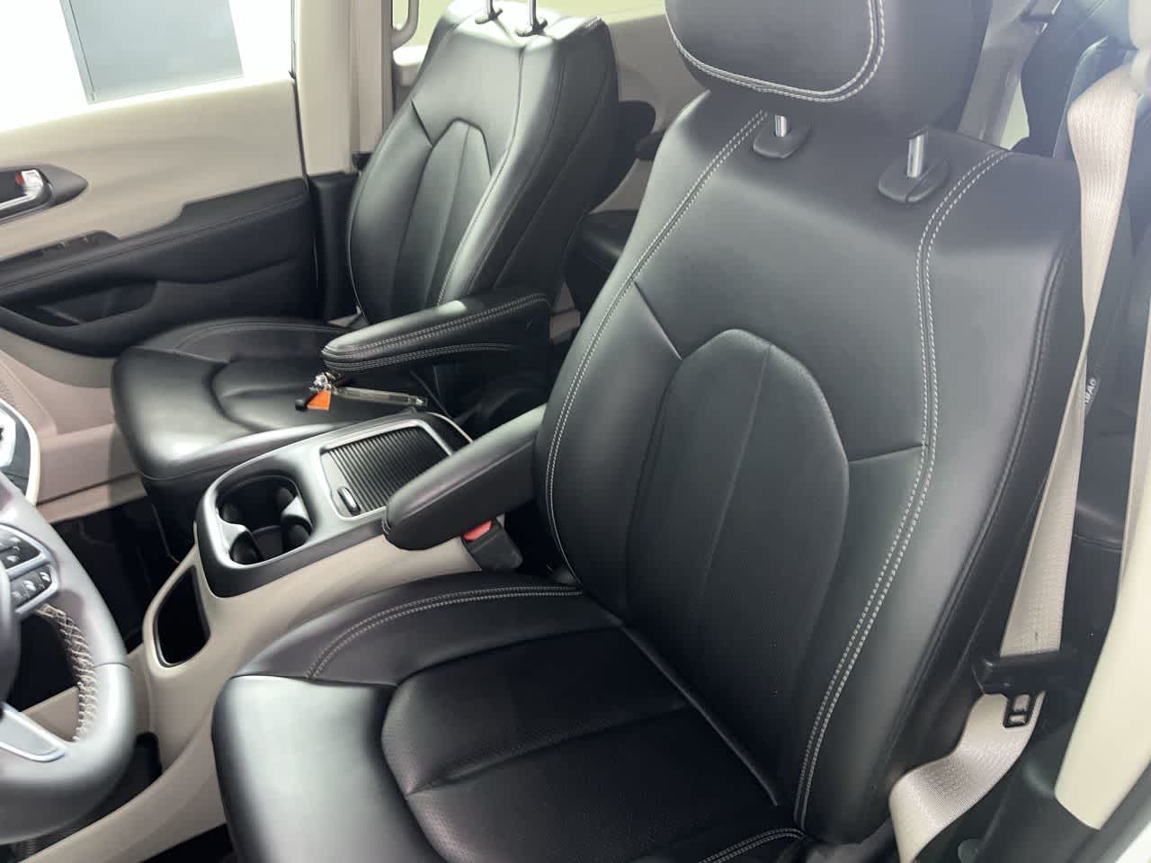 2023 Chrysler Pacifica Hybrid Touring L