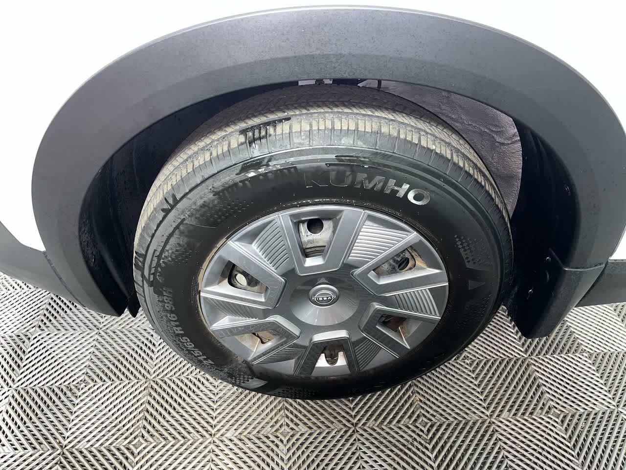 2025 Nissan Kicks S