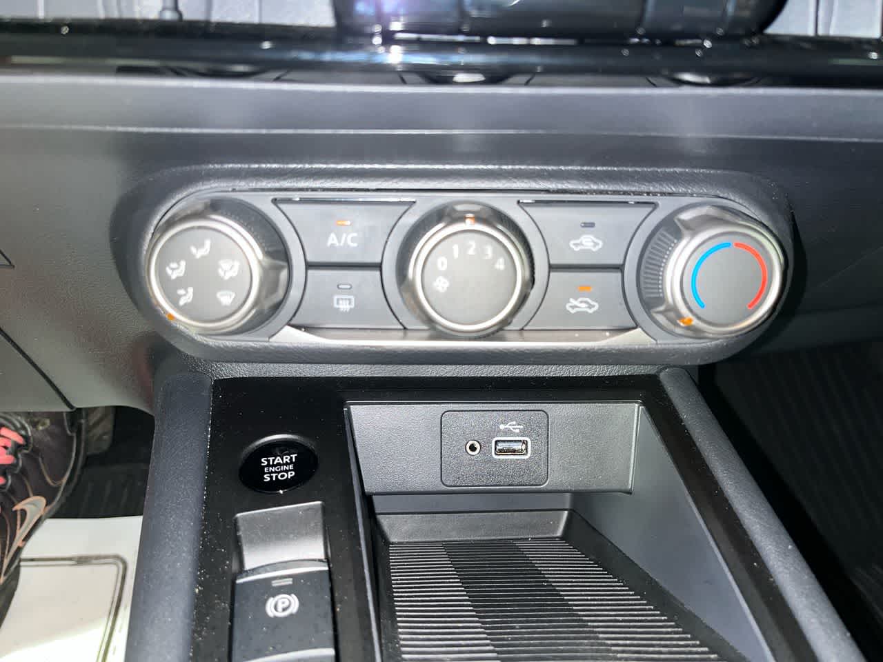 2025 Nissan Kicks S