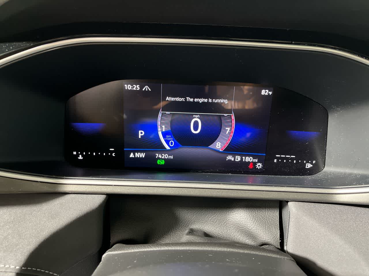 2025 Volkswagen Taos SE Black