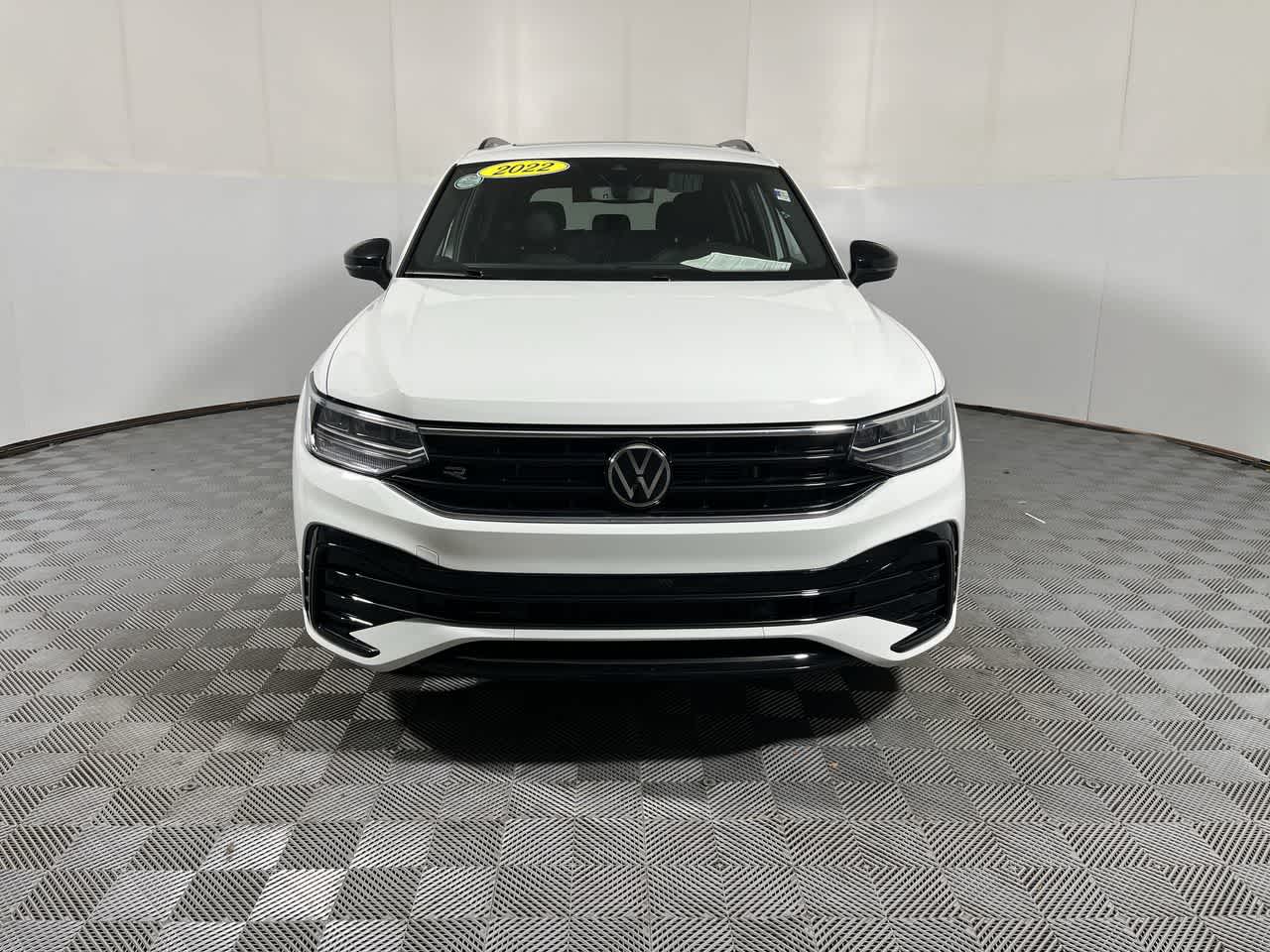 2022 Volkswagen Tiguan SE R-Line Black