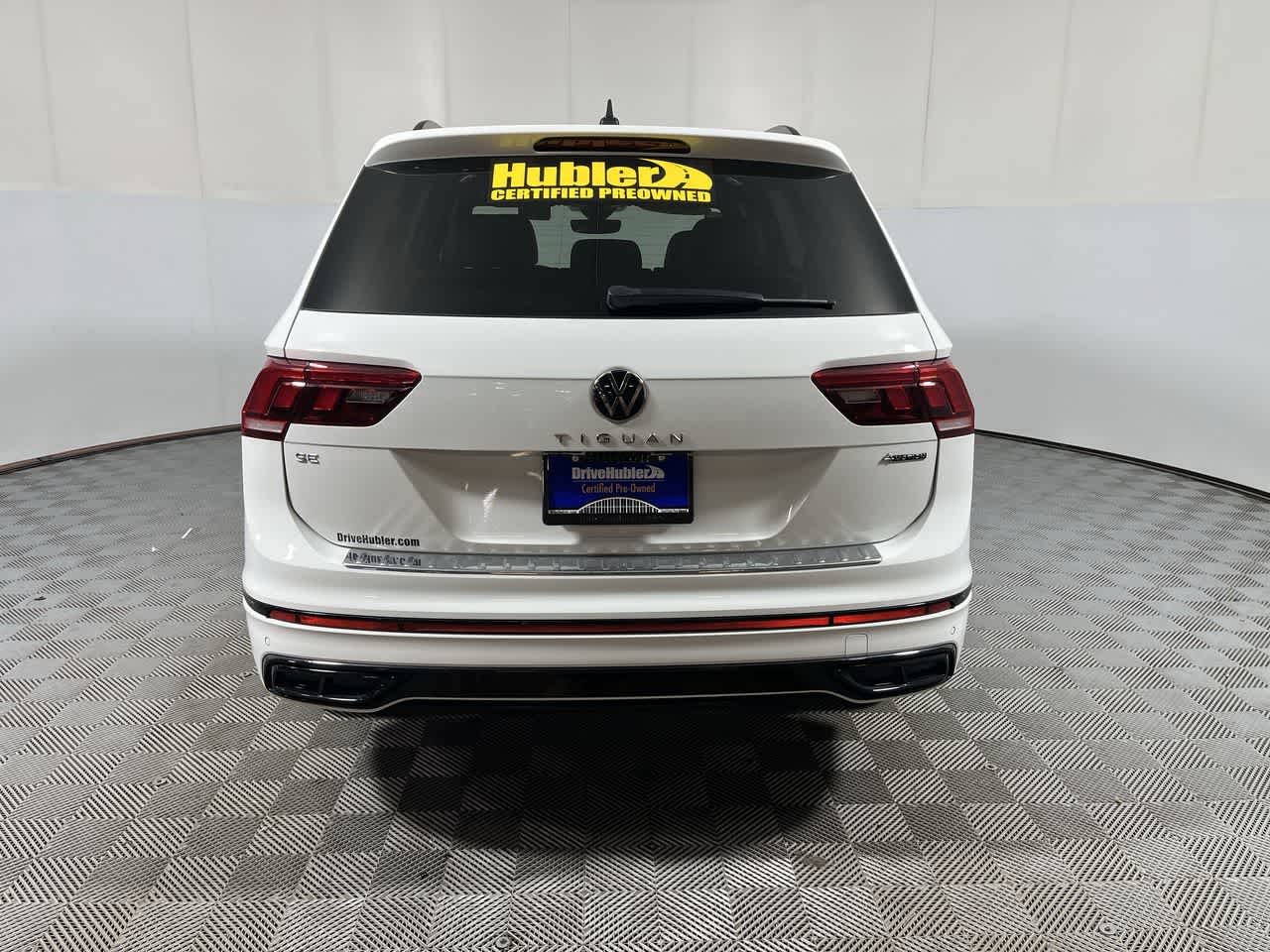2022 Volkswagen Tiguan SE R-Line Black