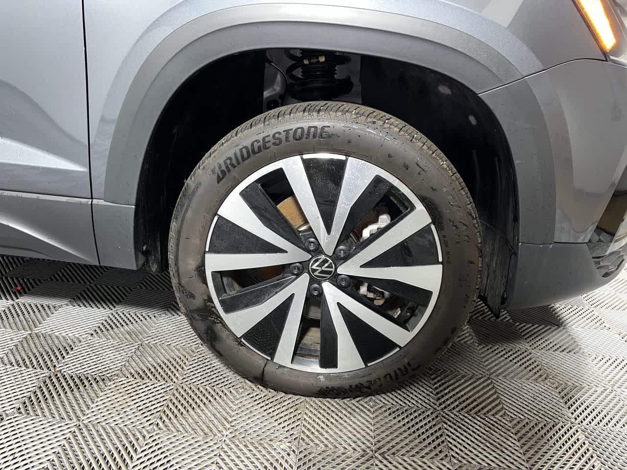 2024 Volkswagen Taos SE