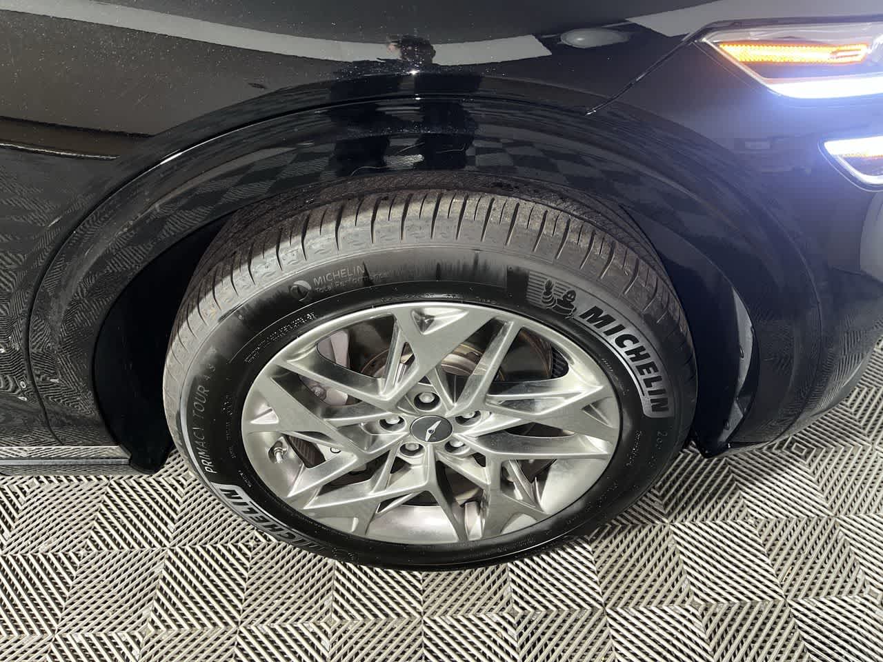 2025 Genesis GV70 2.5T