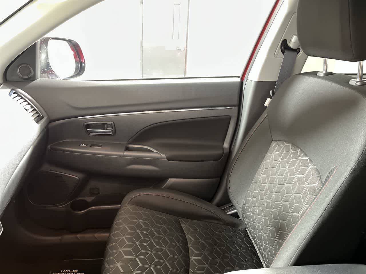 2025 Mitsubishi Outlander Sport LE