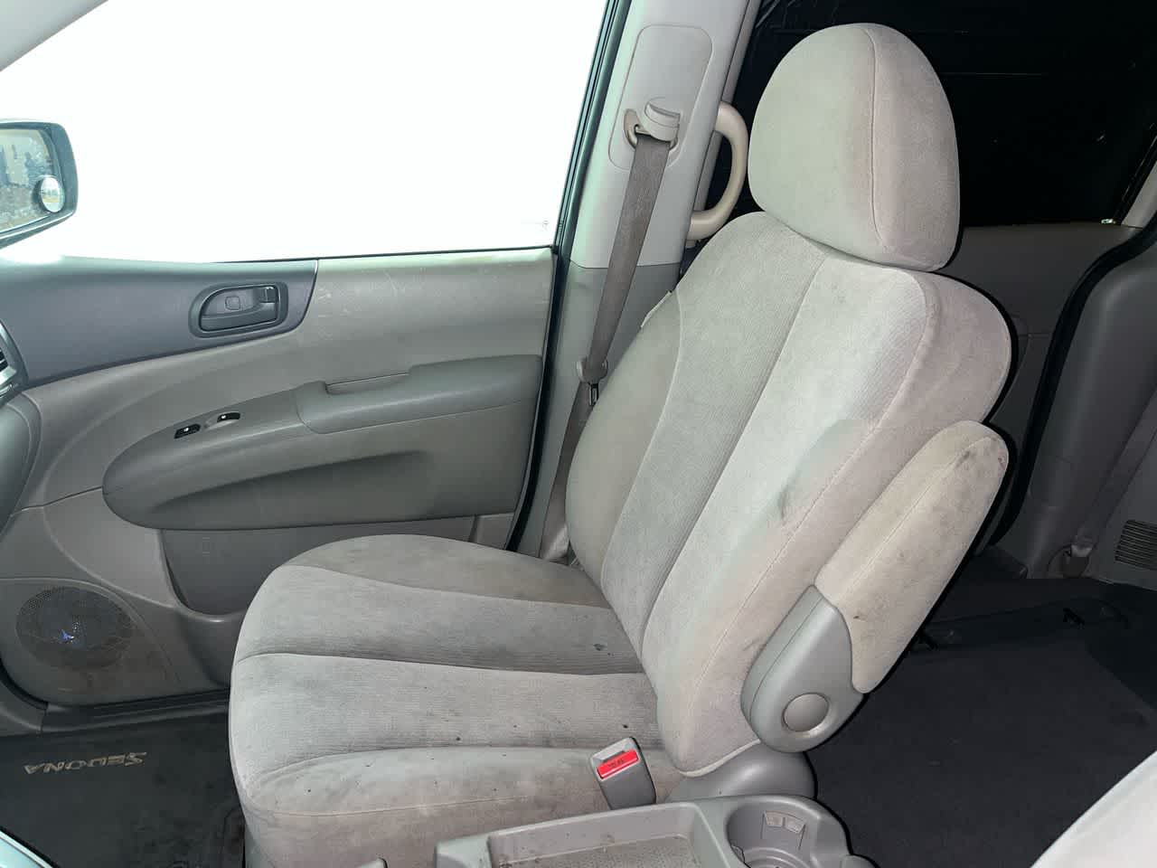 2009 Kia Sedona LX