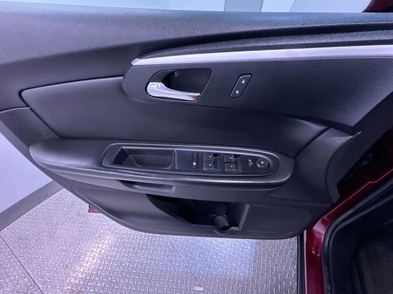 2011 Chevrolet Traverse LT w/1LT