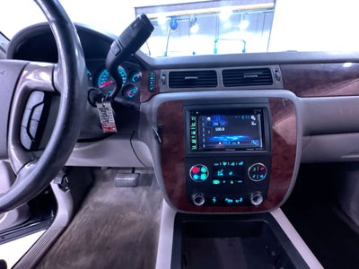 2014 Chevrolet Suburban LT