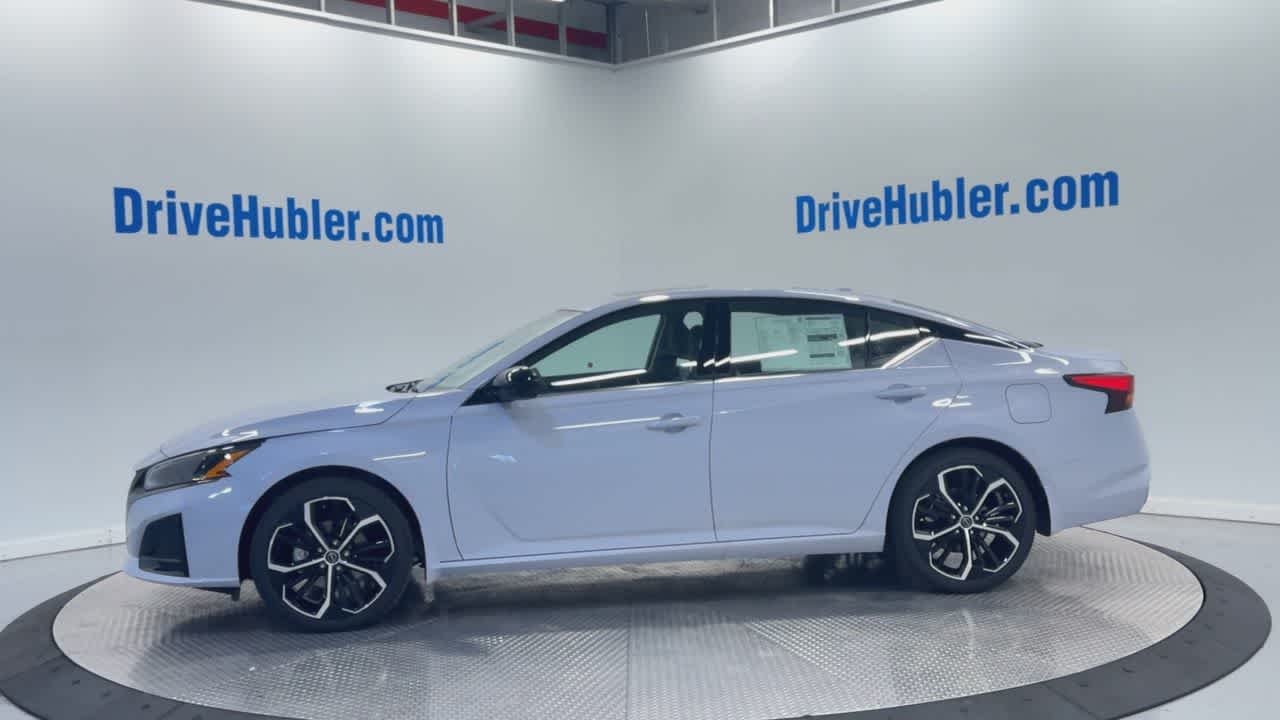 2025 Nissan Altima SR