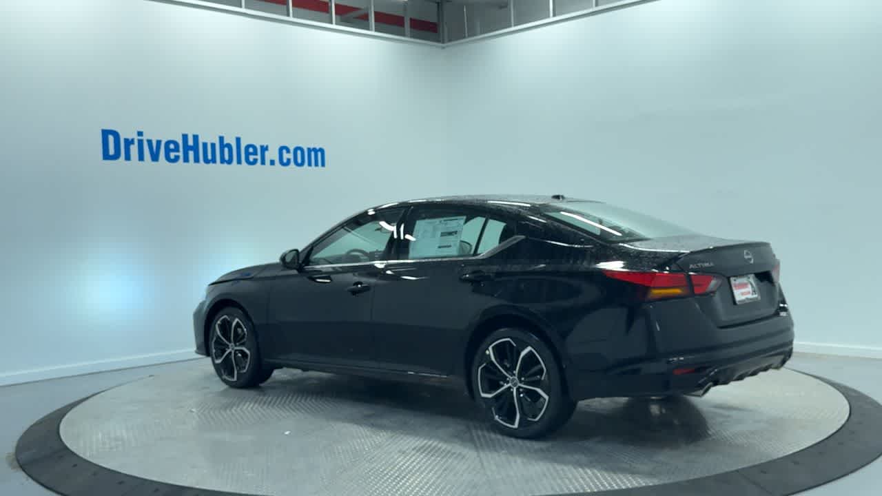 2025 Nissan Altima SR