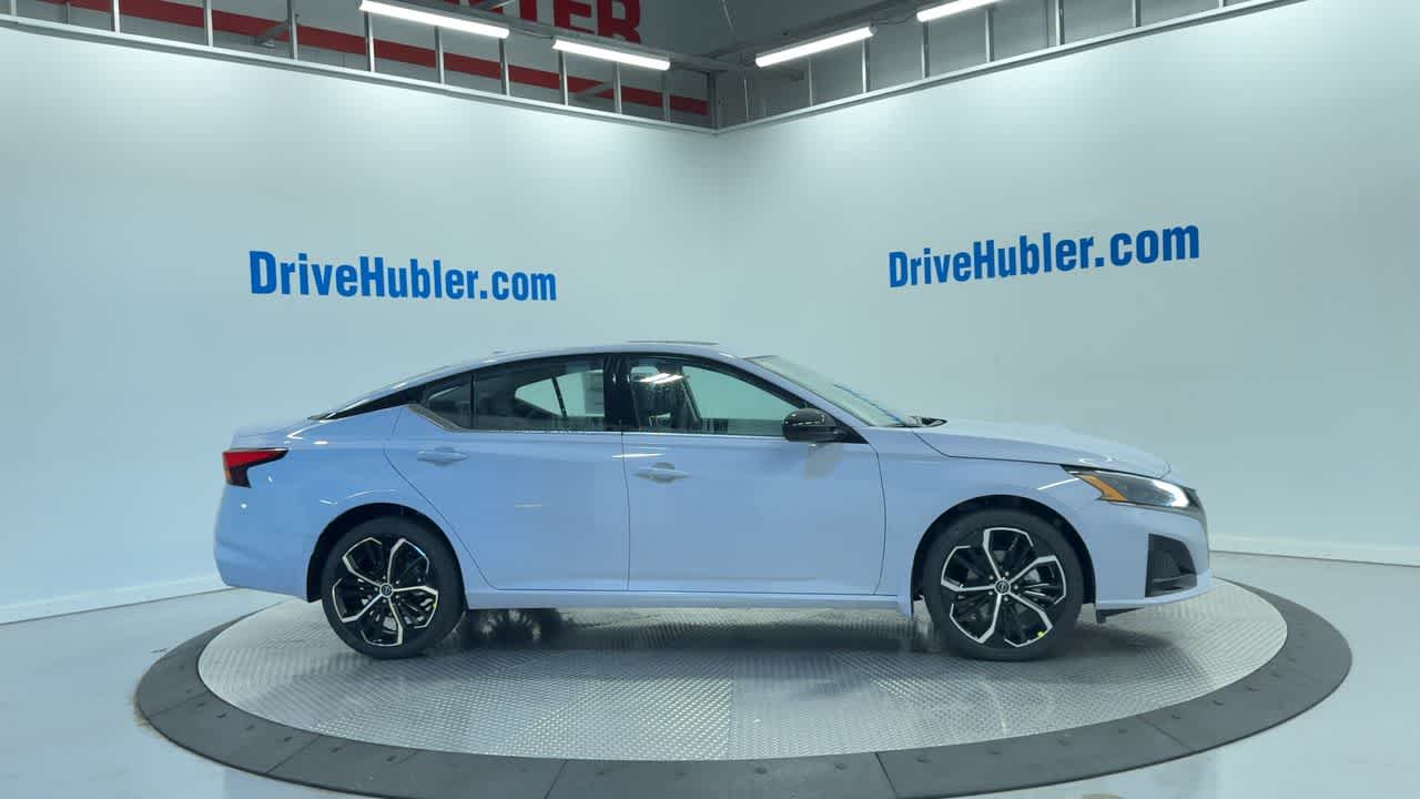 2025 Nissan Altima SR