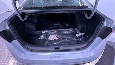 2025 Nissan Altima SR