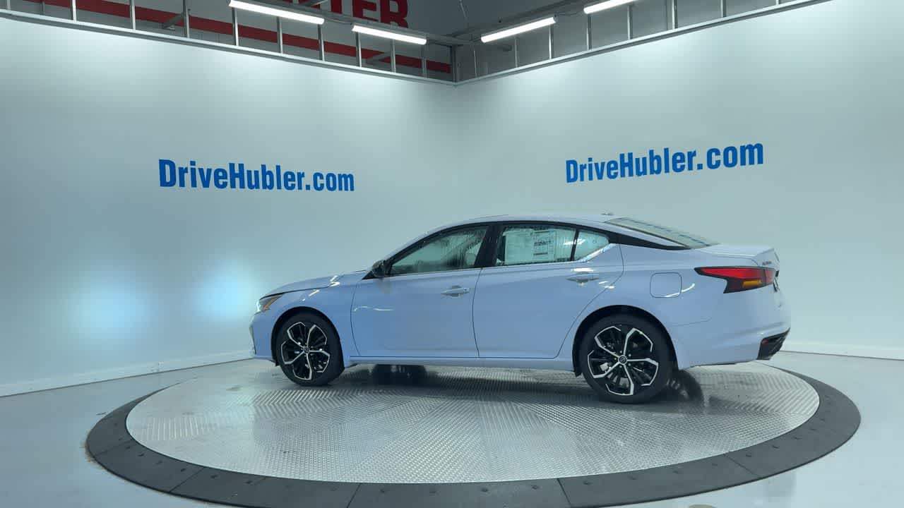 2025 Nissan Altima SR