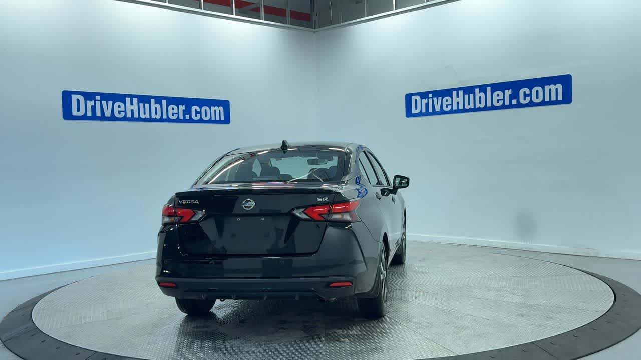2022 Nissan Versa SR