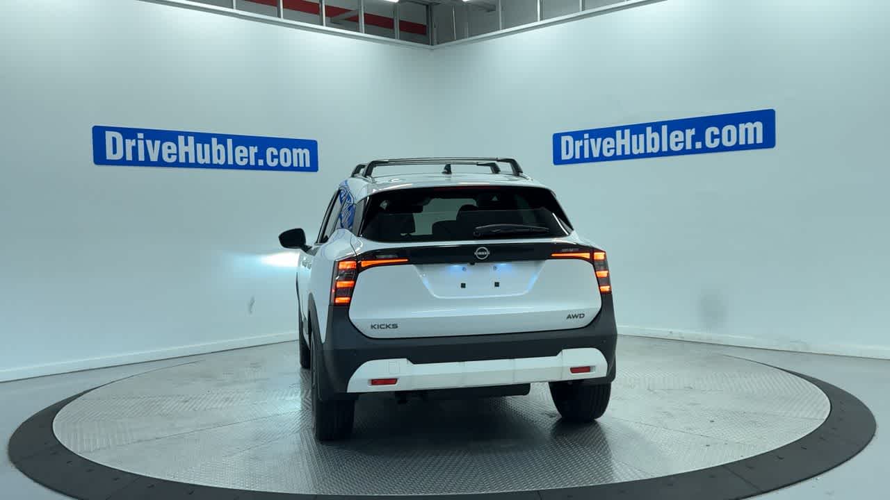 2026 Nissan Kicks SV