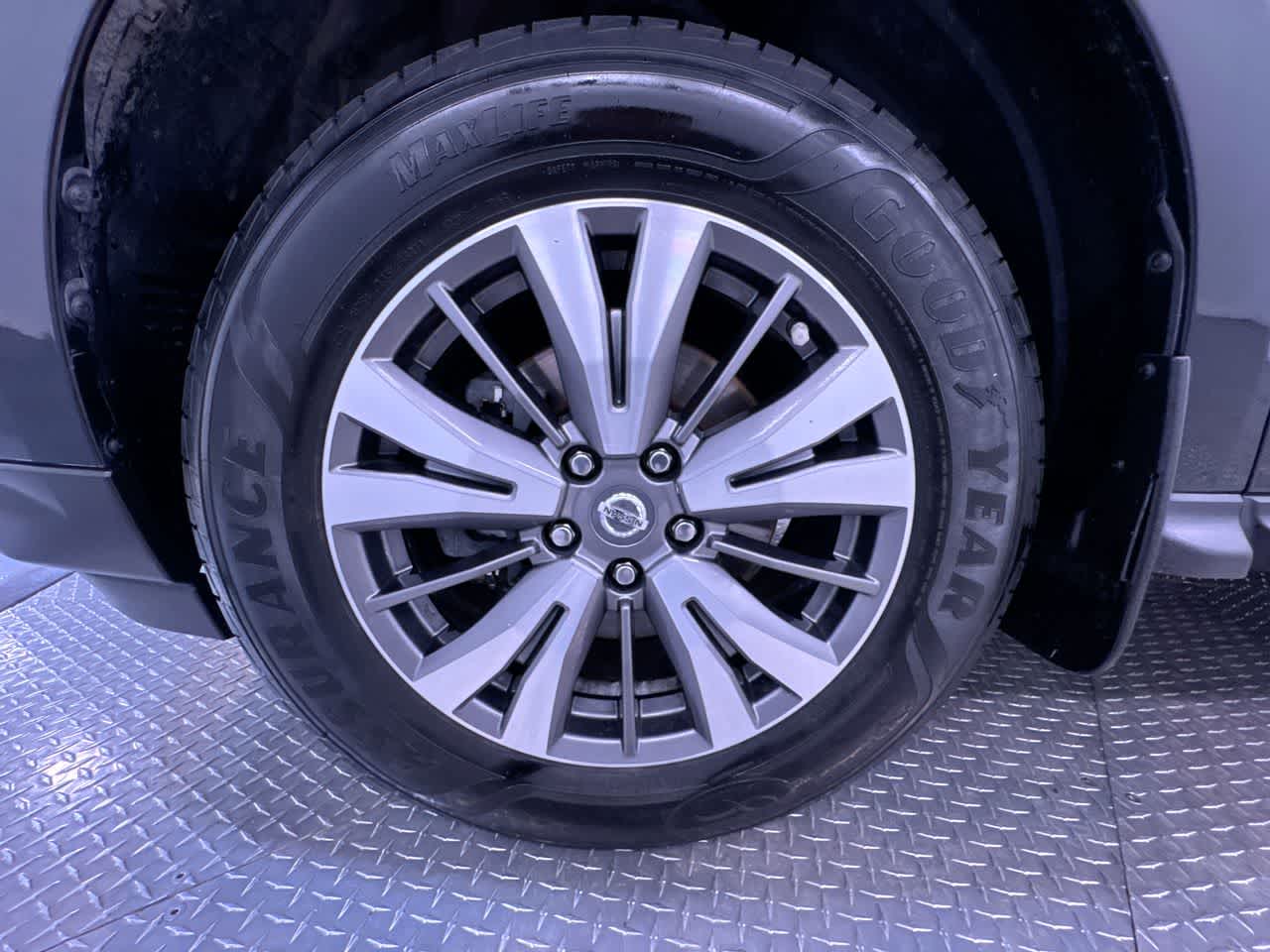 2017 Nissan Pathfinder SV