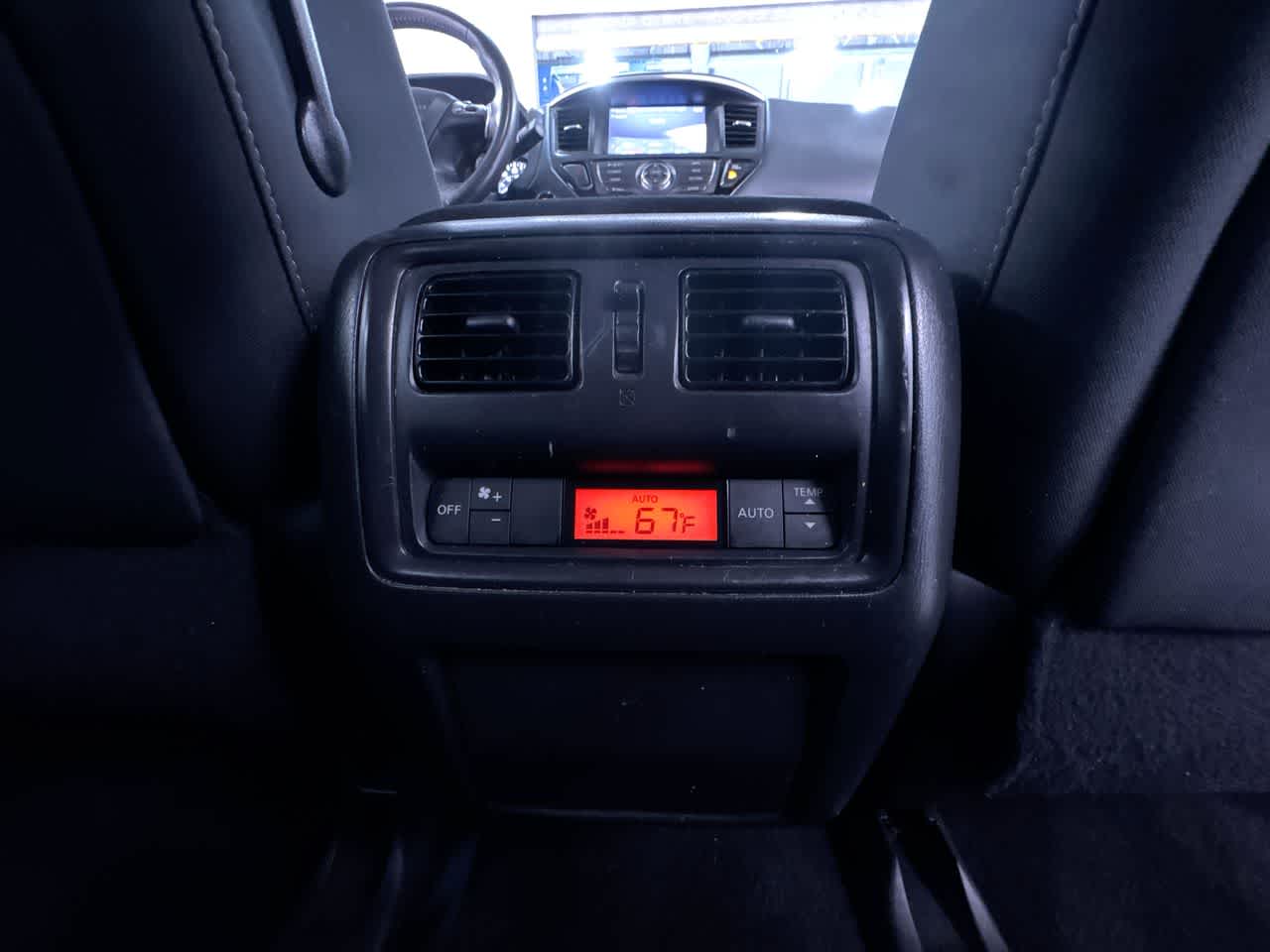 2017 Nissan Pathfinder SV