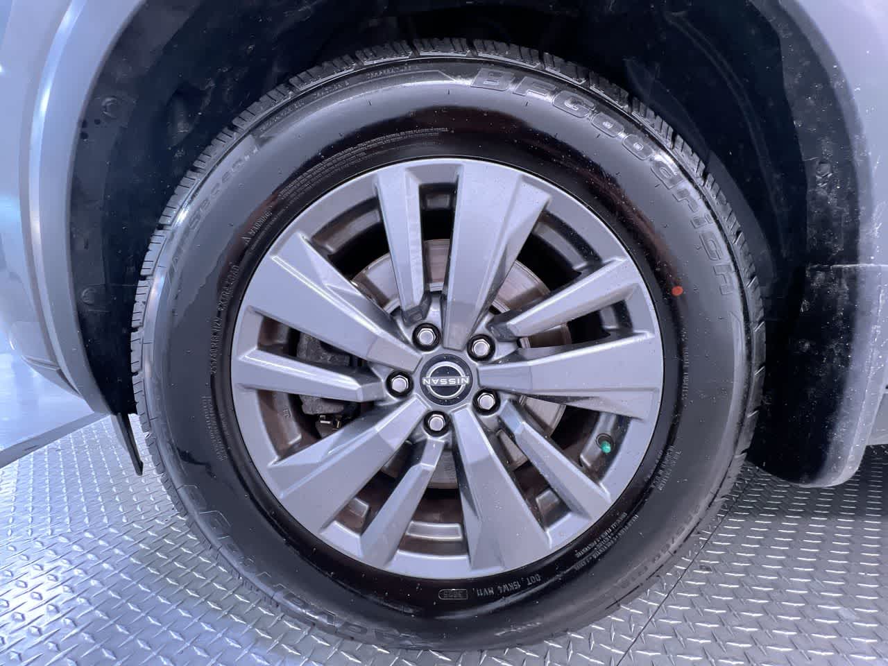 2023 Nissan Pathfinder SV