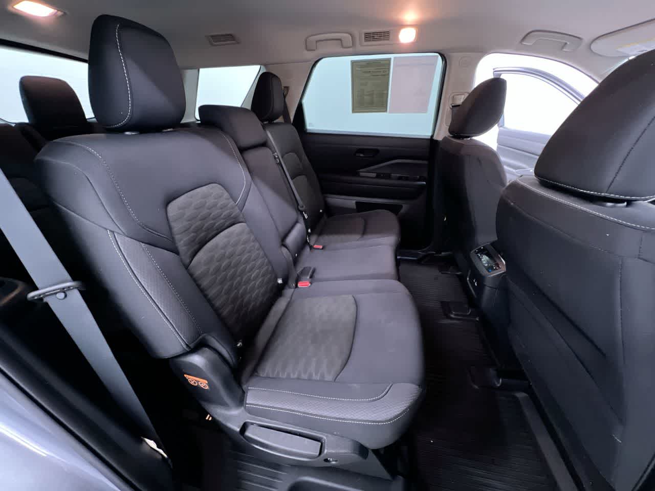 2023 Nissan Pathfinder SV