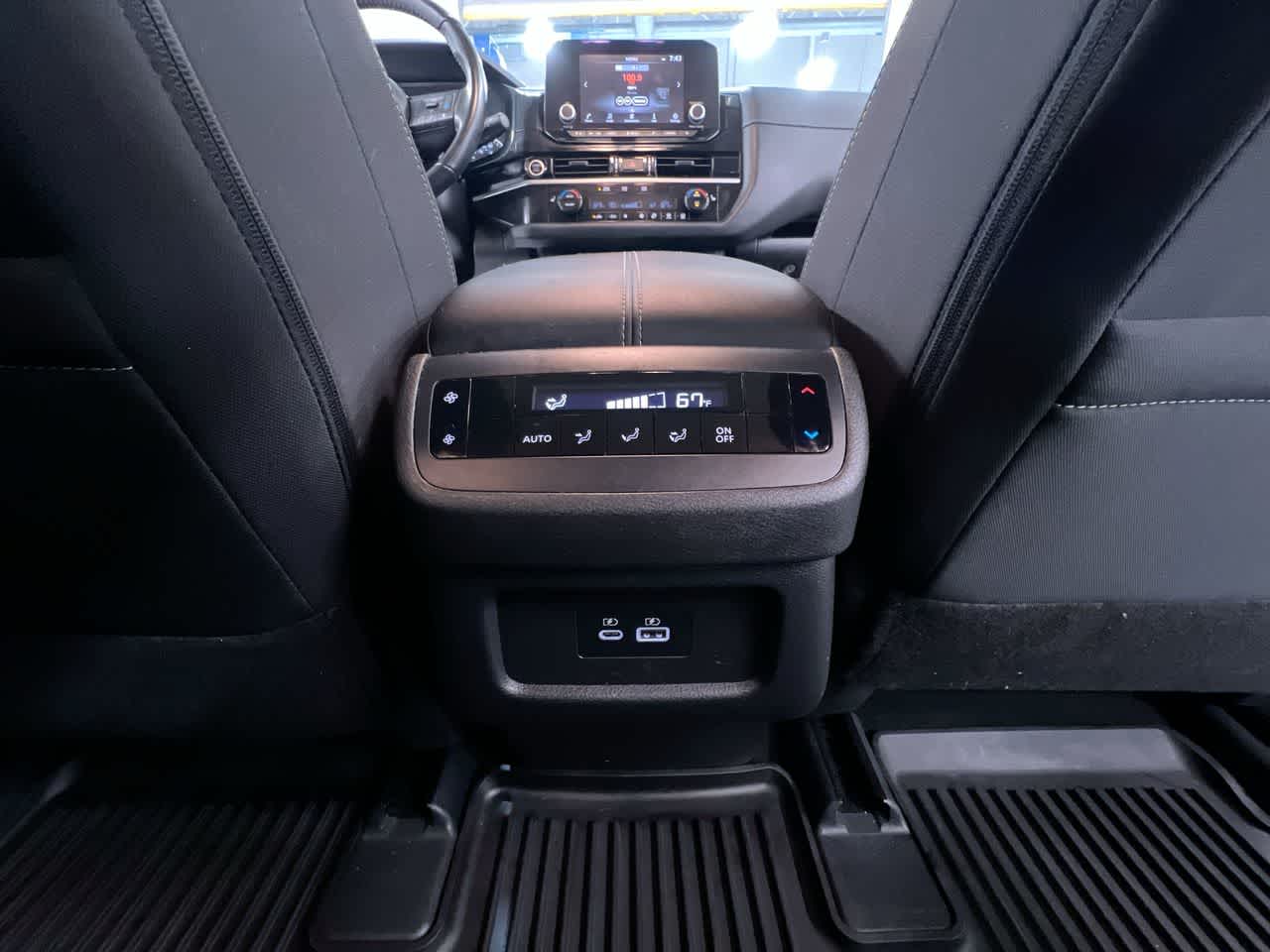 2023 Nissan Pathfinder SV