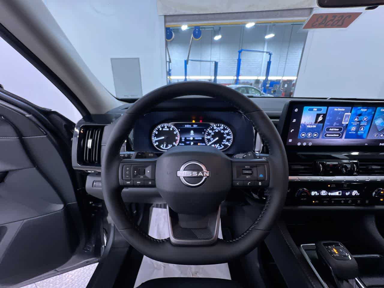 2026 Nissan Pathfinder SV