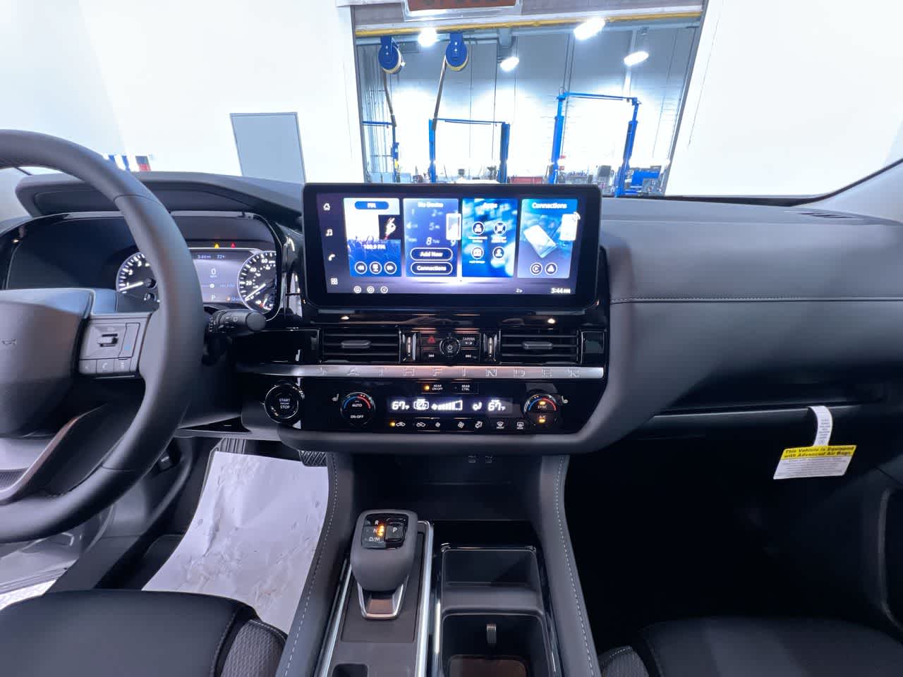 2026 Nissan Pathfinder SV