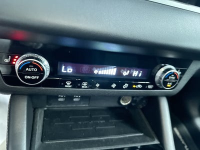 2025 Mitsubishi Outlander ES