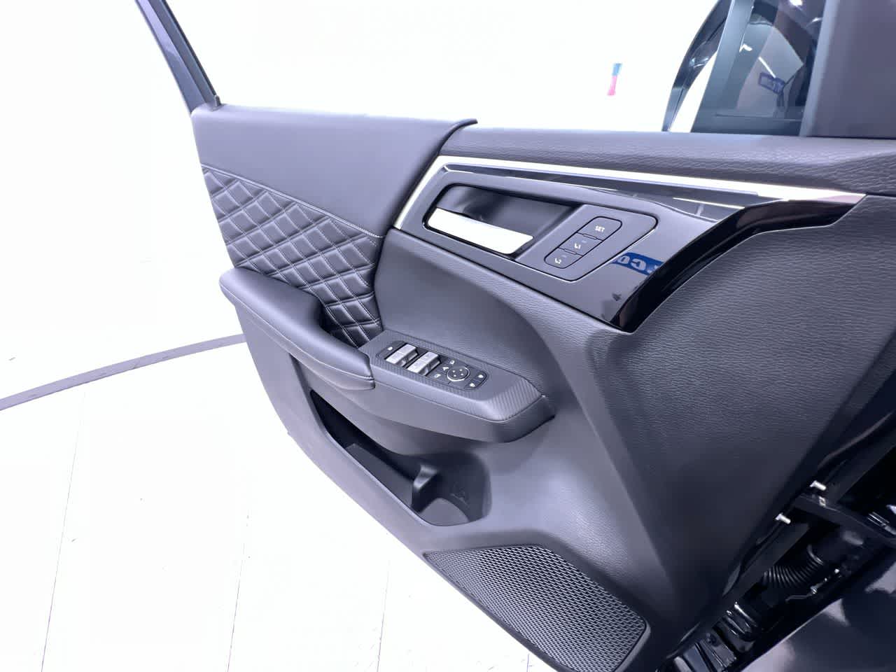 2026 Nissan Rogue Plug-In Hybrid Platinum