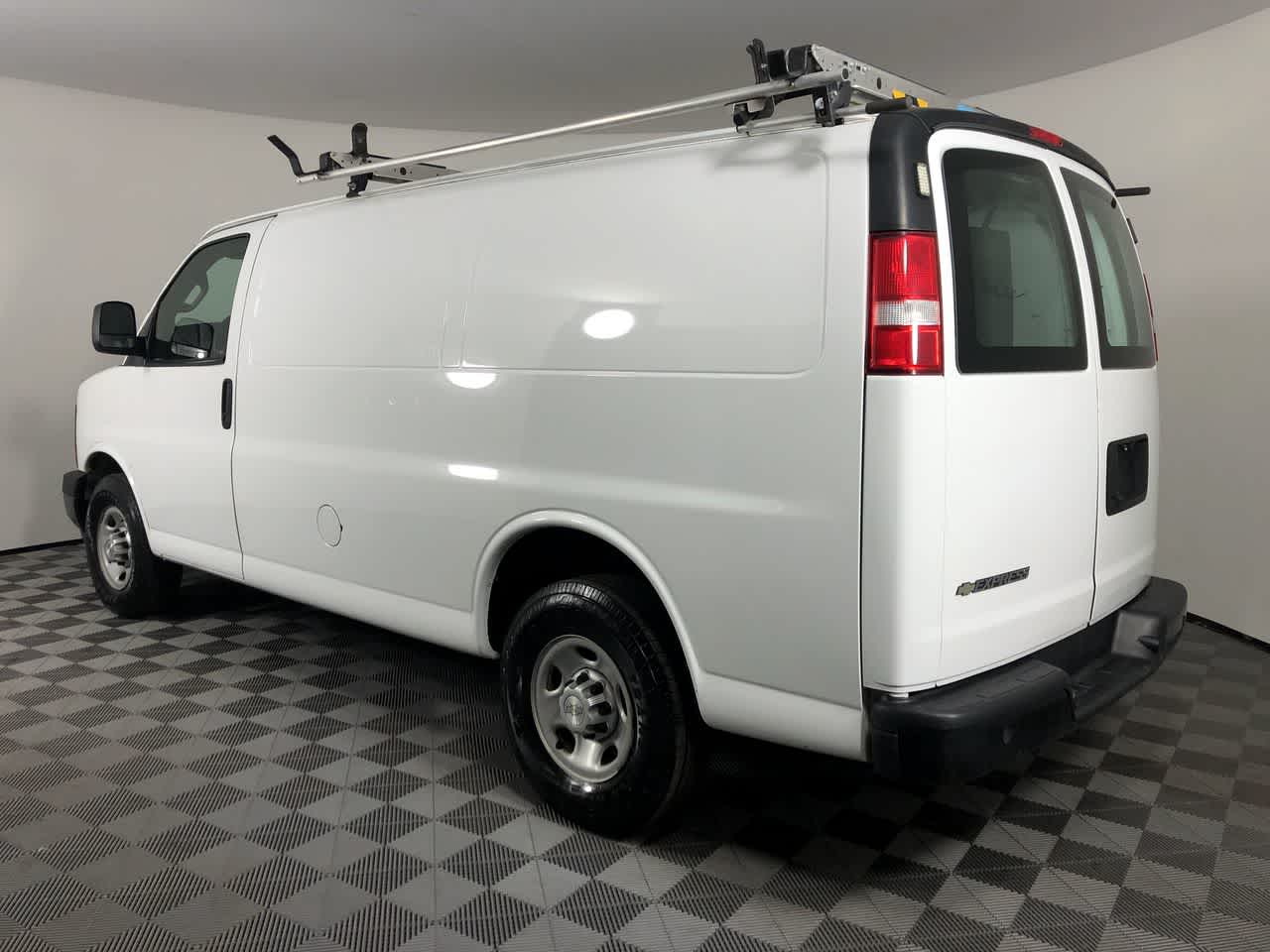 2017 Chevrolet Express Cargo Van RWD 2500 135"