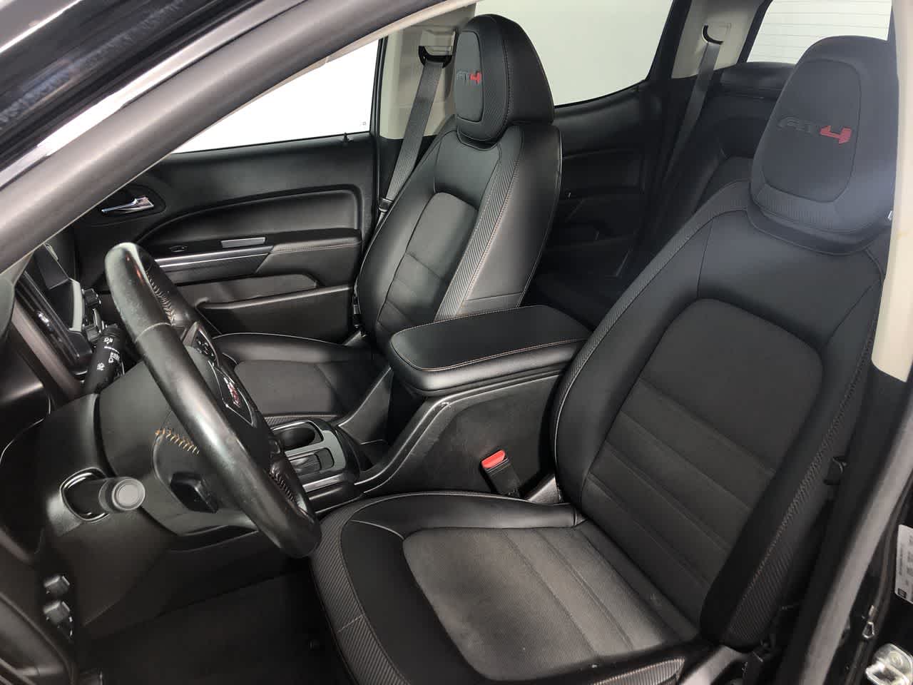 2022 GMC Canyon 4WD AT4 w/Cloth