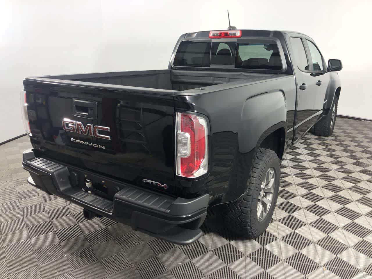 2022 GMC Canyon 4WD AT4 w/Cloth
