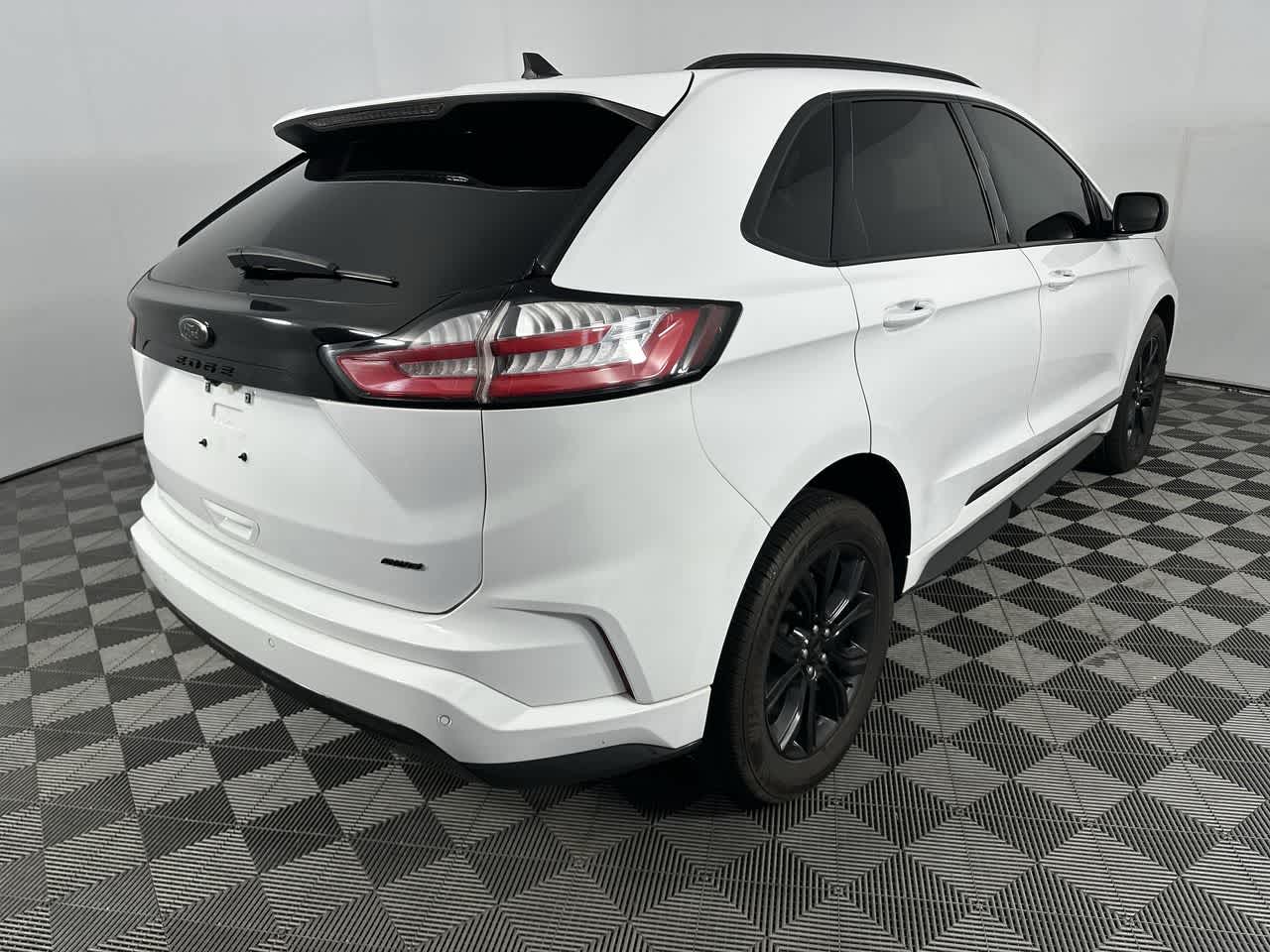 2022 Ford Edge SE