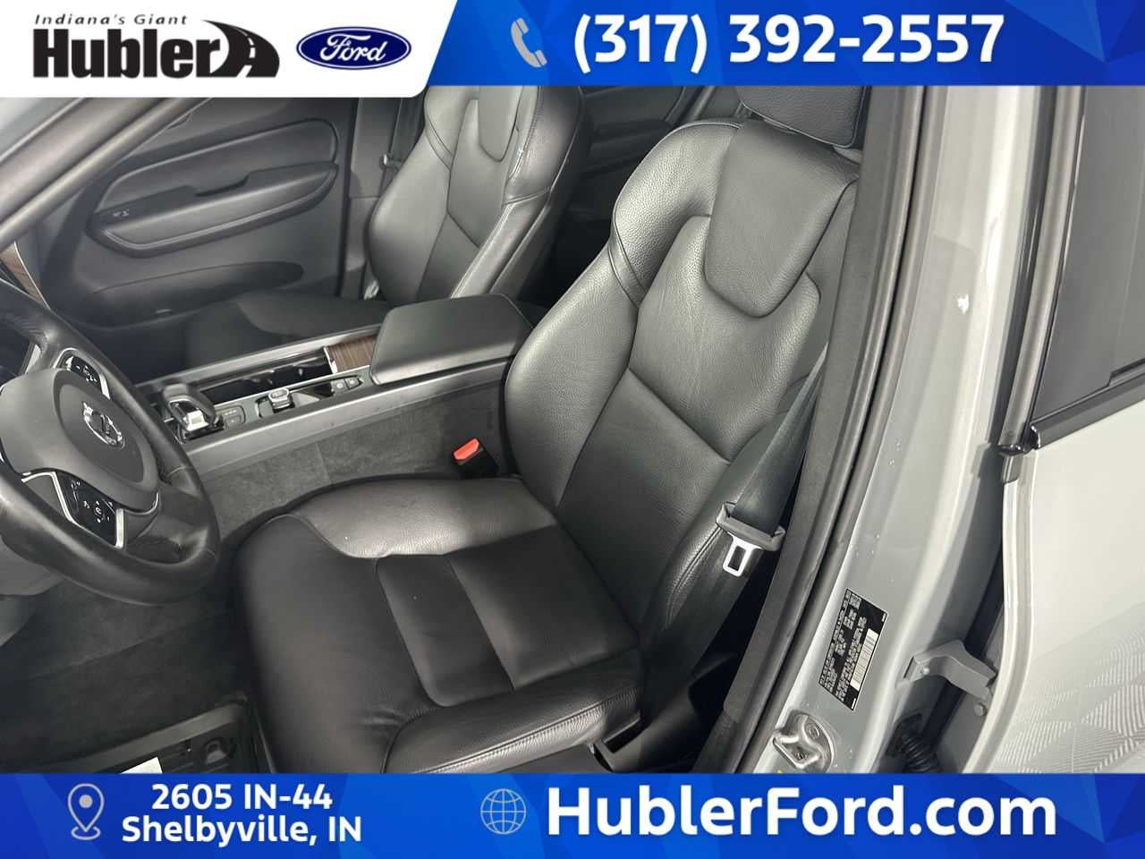 2024 Volvo XC60 Plus Dark Theme