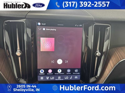 2024 Volvo XC60 Plus Dark Theme