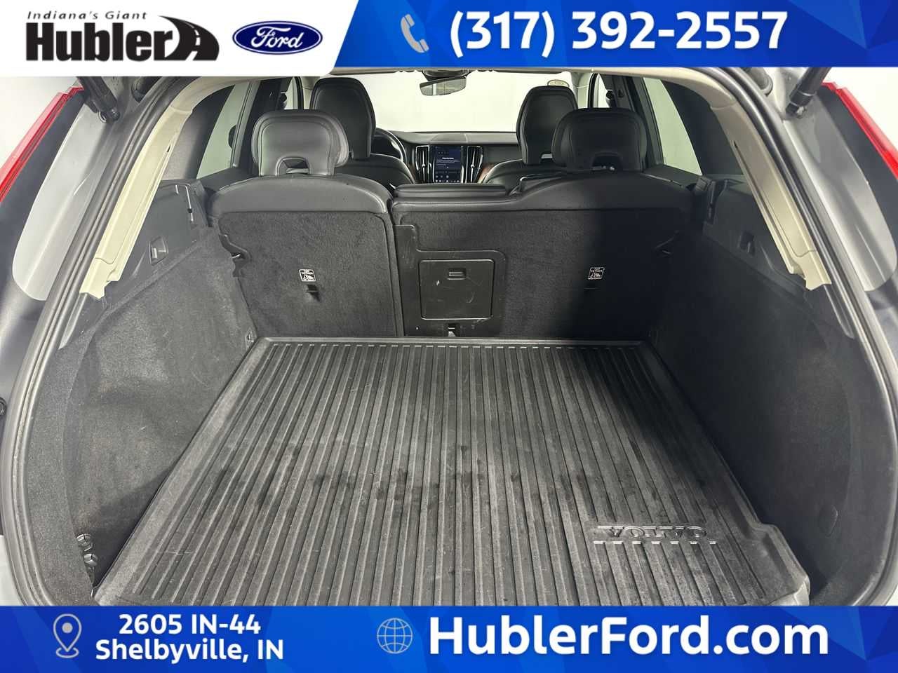 2024 Volvo XC60 Plus Dark Theme