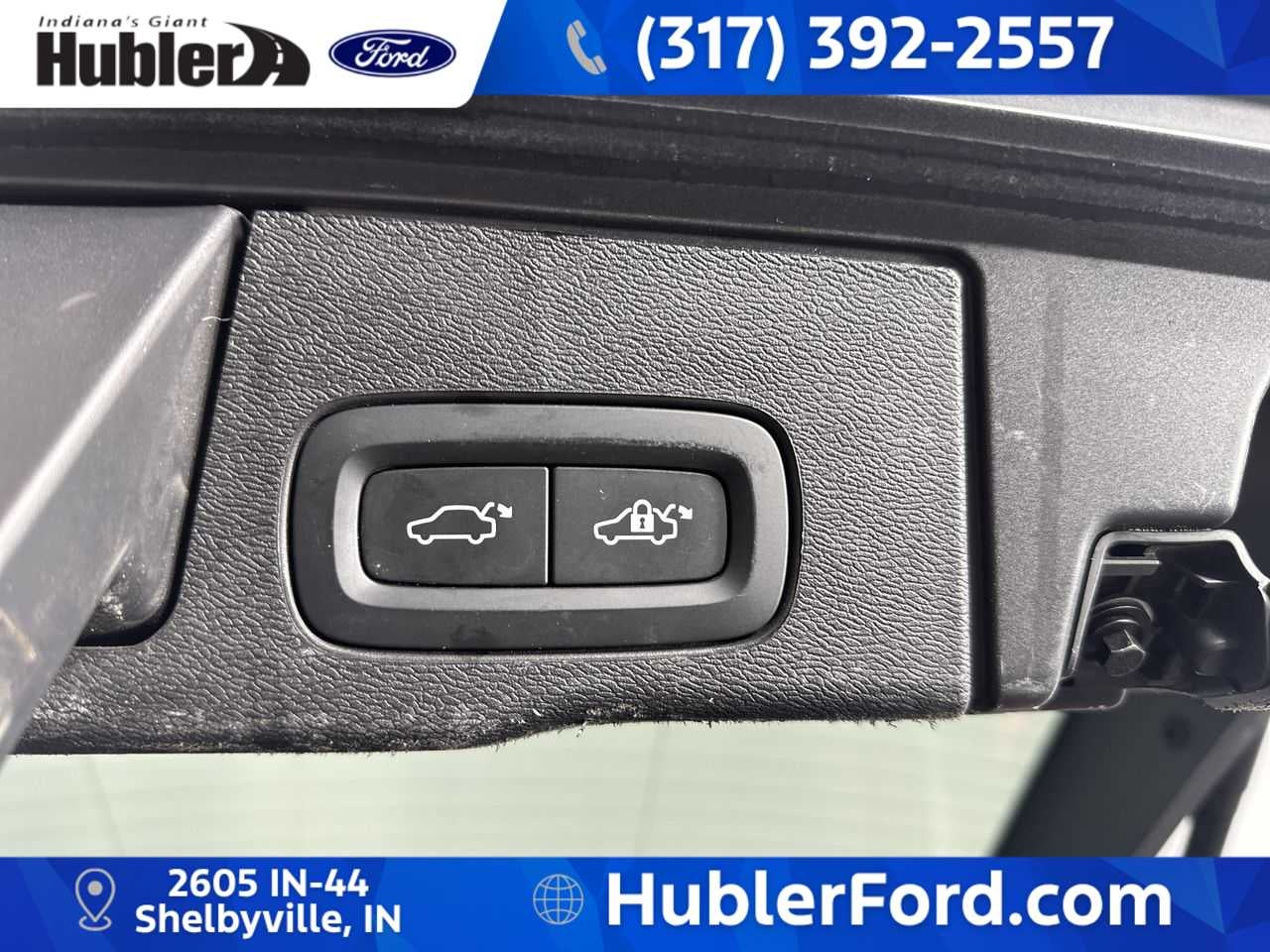 2024 Volvo XC60 Plus Dark Theme