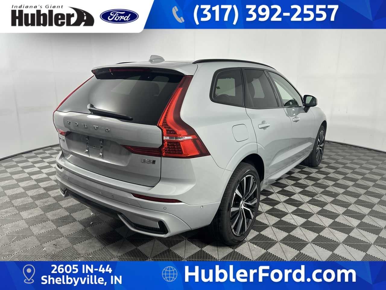 2024 Volvo XC60 Plus Dark Theme